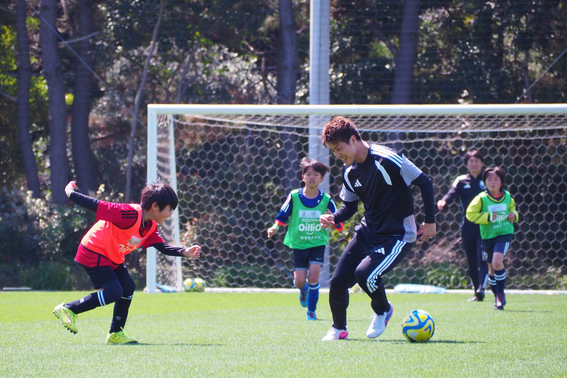 柿谷曜一朗さんに親子で学ぶ 【JFA・日清オイリオ U-12年代の成長とパフォーマンスを支える食と栄養セミナー＆サッカー教室】を開催