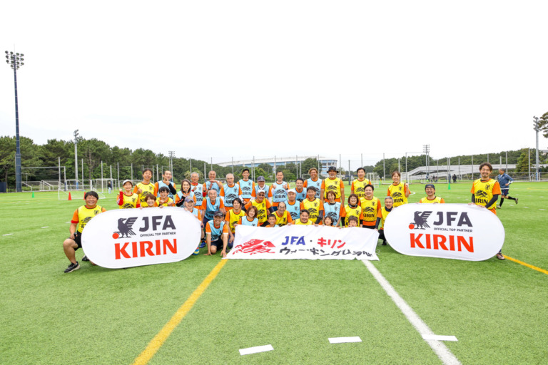 誰もが参加しやすいウォーキングフットボールのイベントで日本中を笑顔に。                 「JFA・キリン ウォーキングひろば」を始動。