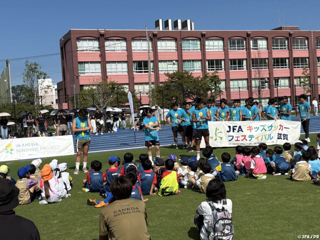 イベントスタッフがレクチャーする様子